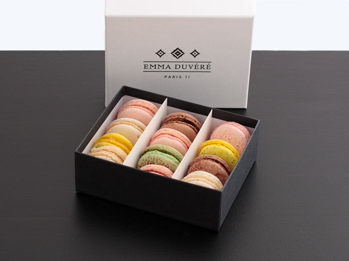 Coffret de 12 macarons Fête des Mères