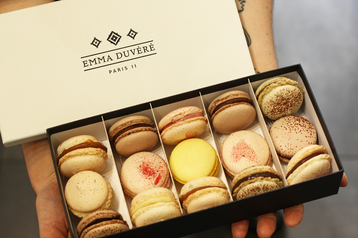 Coffret cadeau de 15 macarons - Pâtisserie Emma Duvéré