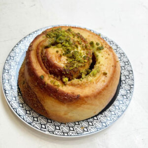 brioche roulée à la pistache - Emma Duvéré
