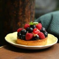 Emma Duvéré - tarte fruits rouges (c) Élise AUGUSTYNEN