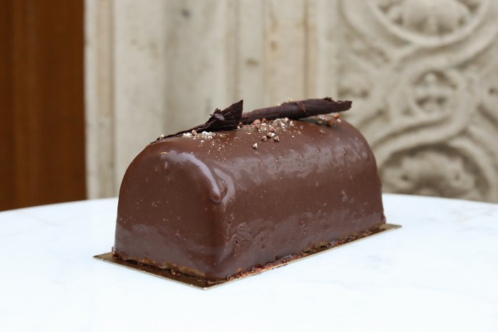 Emma Duvéré_Noël 2025 buche chocolat sarrasin (c) Élise AUGUSTYNEN 700